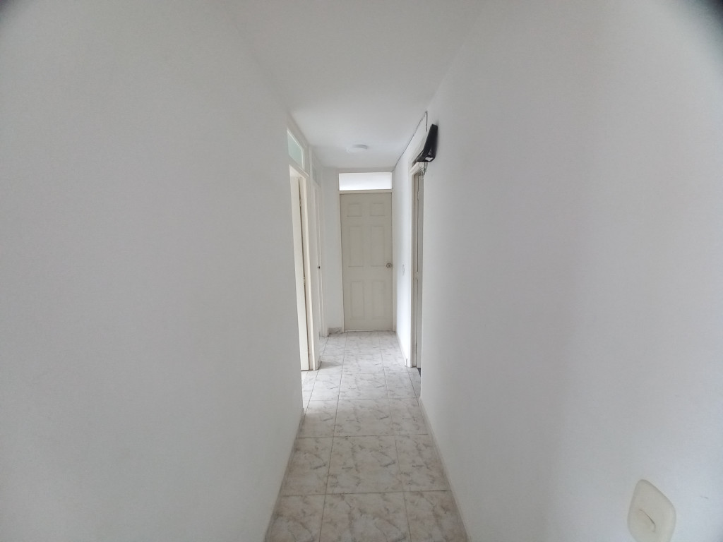 Apartamento En Venta - C.r Montebonito Piso 4 Sin Ascensor, Ibagué