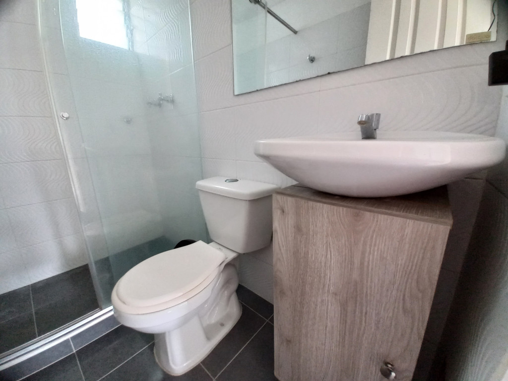 Apartamento En Venta - C.r Montebonito Piso 4 Sin Ascensor, Ibagué