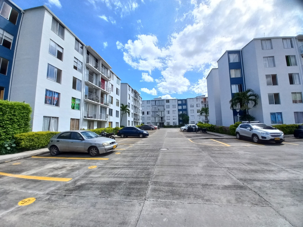 Apartamento En Venta - C.r Montebonito Piso 4 Sin Ascensor, Ibagué