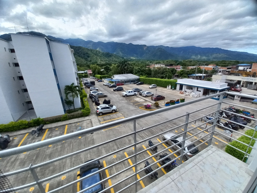 Apartamento En Venta - C.r Montebonito Piso 4 Sin Ascensor, Ibagué