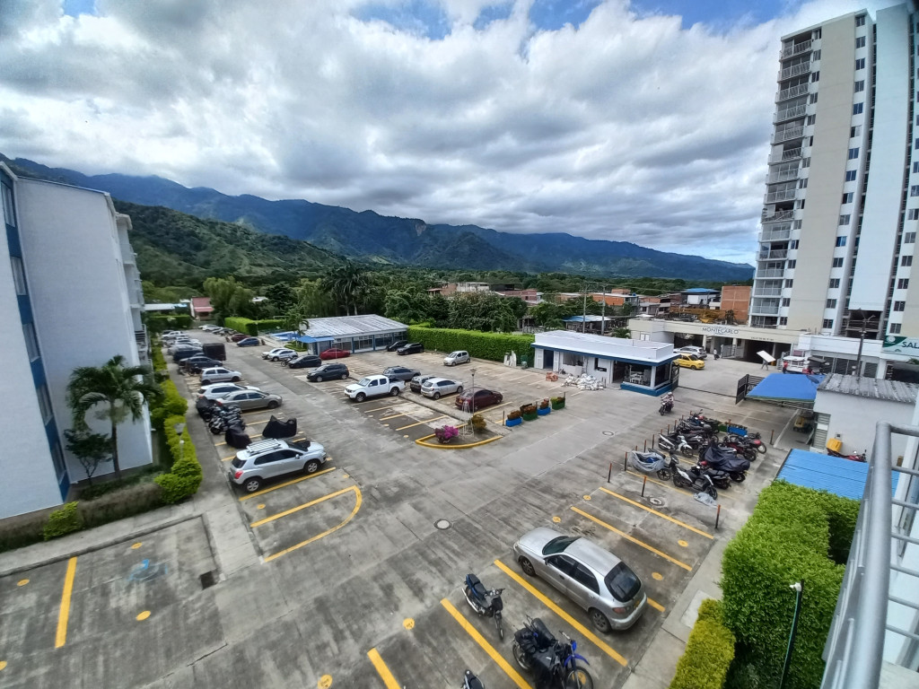 Apartamento En Venta - C.r Montebonito Piso 4 Sin Ascensor, Ibagué