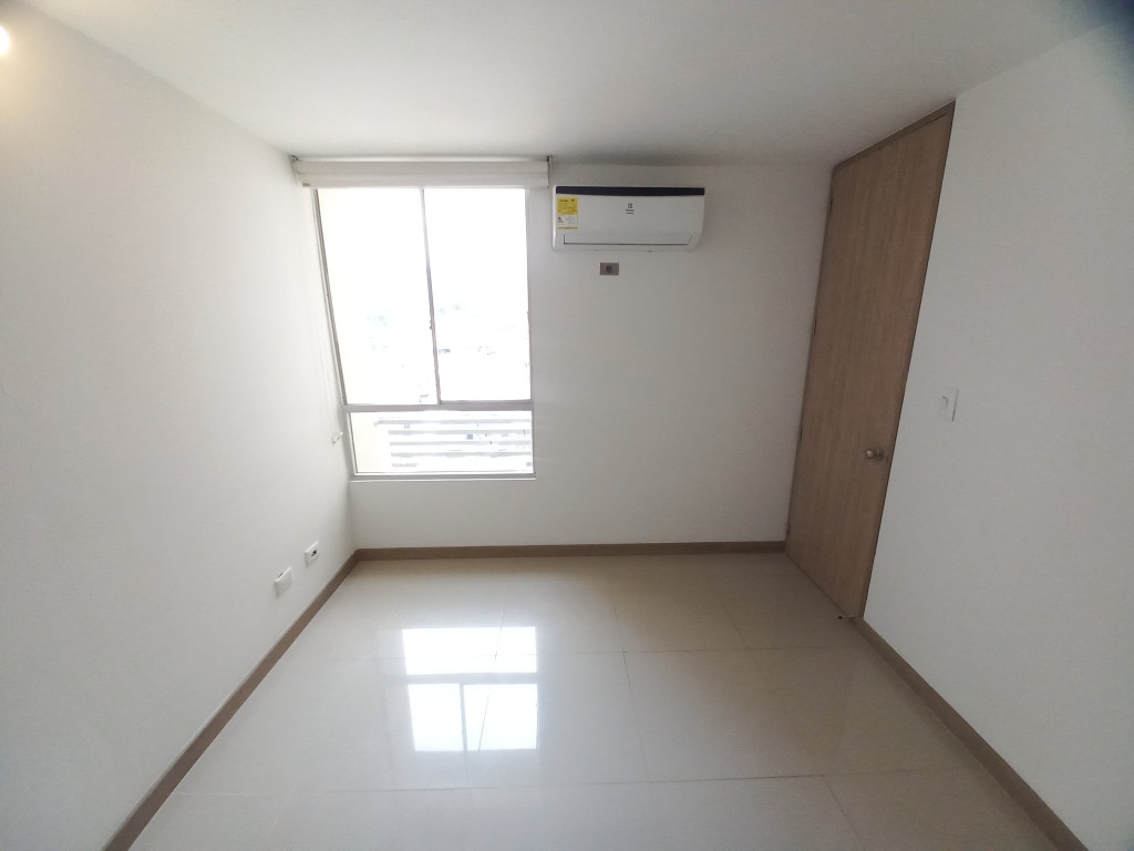 Apartamento En Venta - C.r Malaca Piso 7, Ibagué