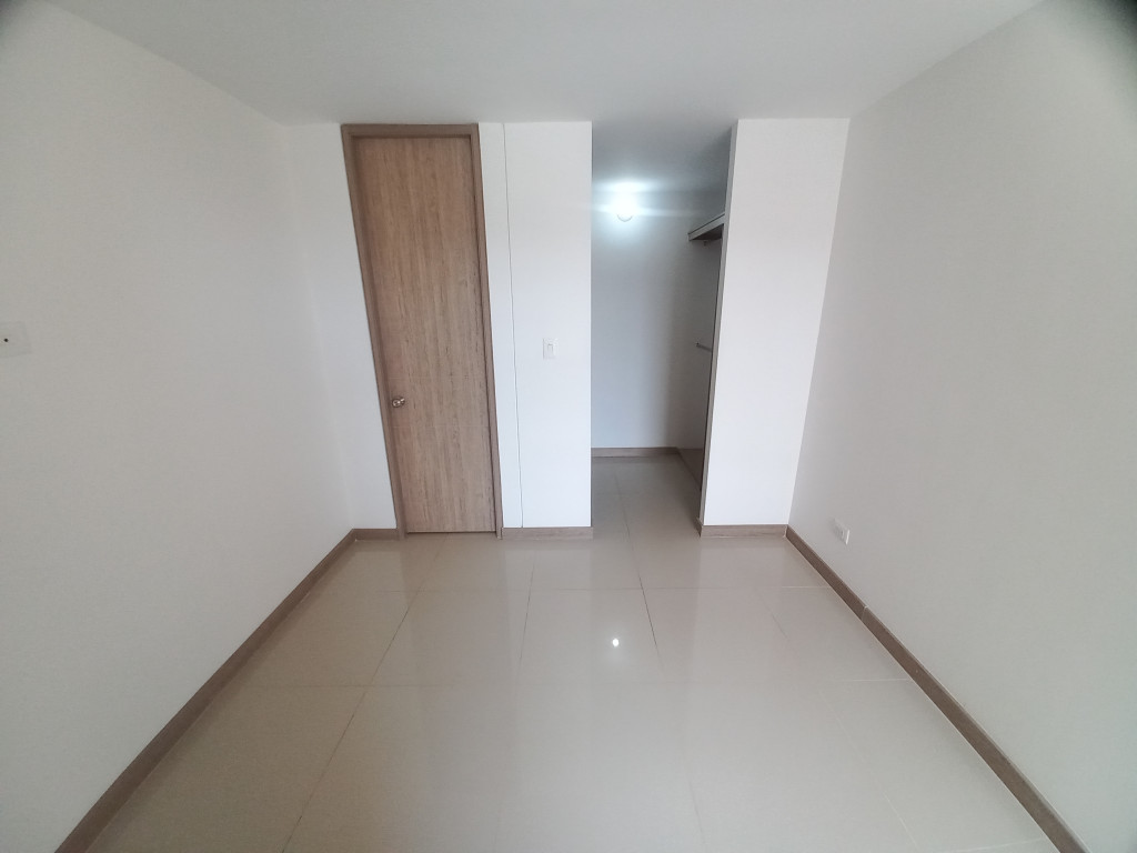 Apartamento En Venta - C.r Malaca Piso 7, Ibagué