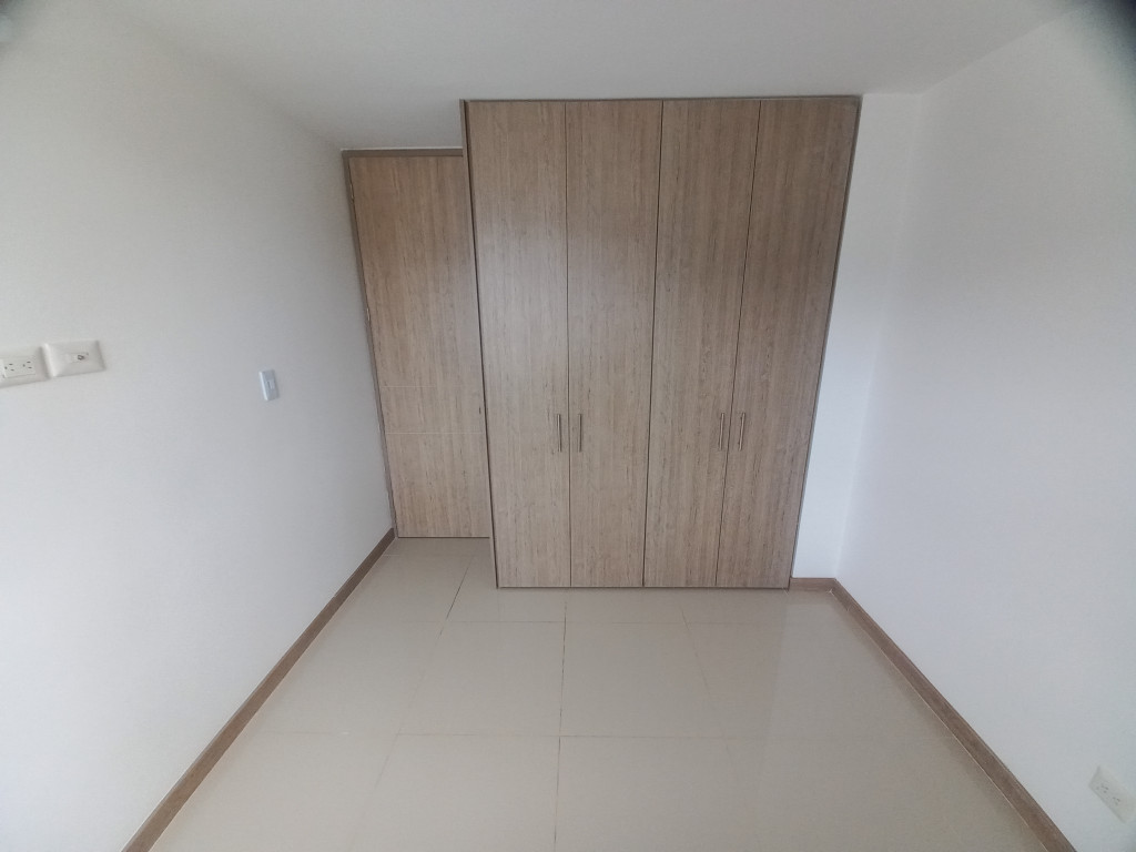 Apartamento En Venta - C.r Malaca Piso 7, Ibagué