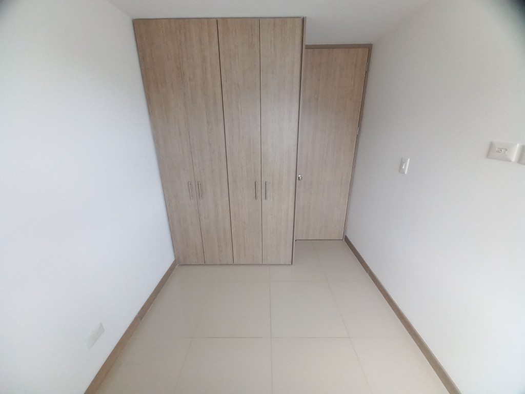 Apartamento En Venta - C.r Malaca Piso 7, Ibagué