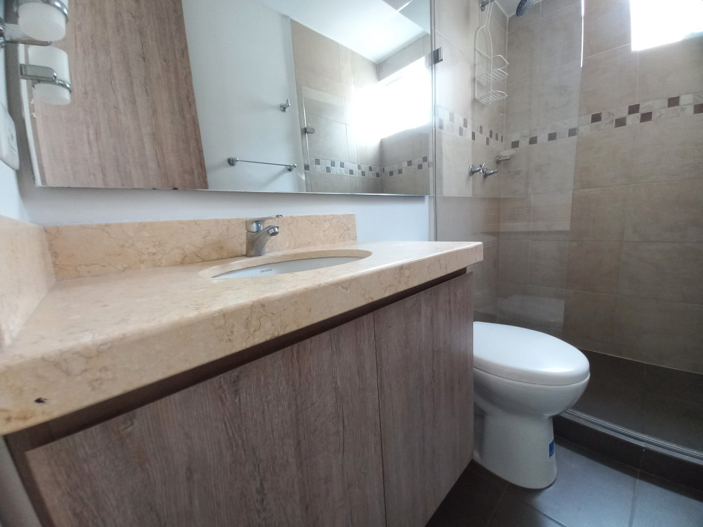 Apartamento En Venta - C.r Malaca Piso 7, Ibagué