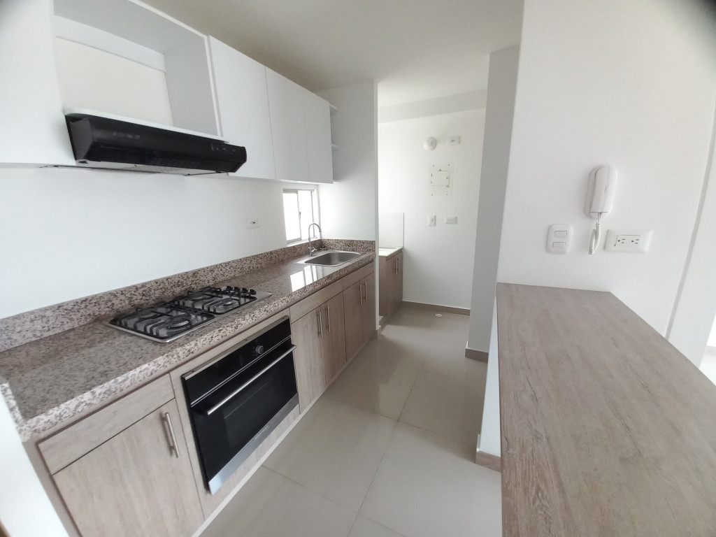 Apartamento En Venta - C.r Malaca Piso 7, Ibagué