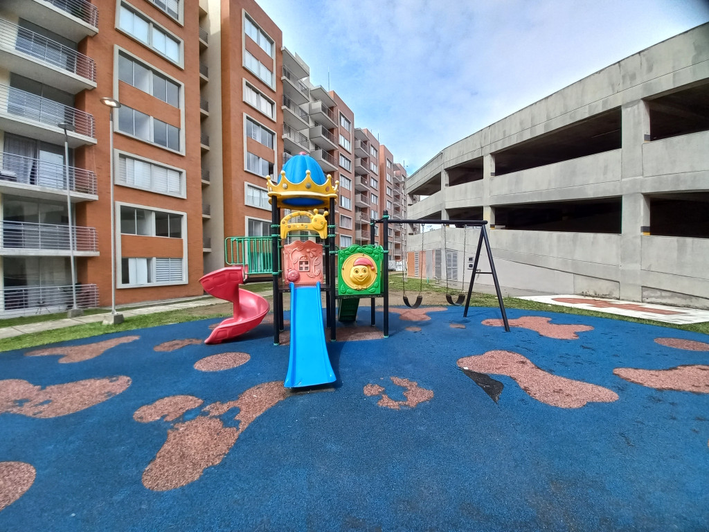 Apartamento En Venta - C.r Malaca Piso 7, Ibagué