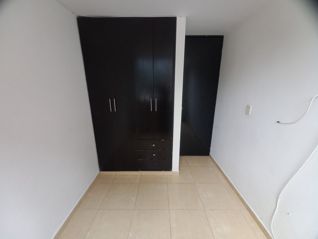 Apartamento En Venta - C.r Monterrey Piso 3 Sin Ascensor, Ibagué