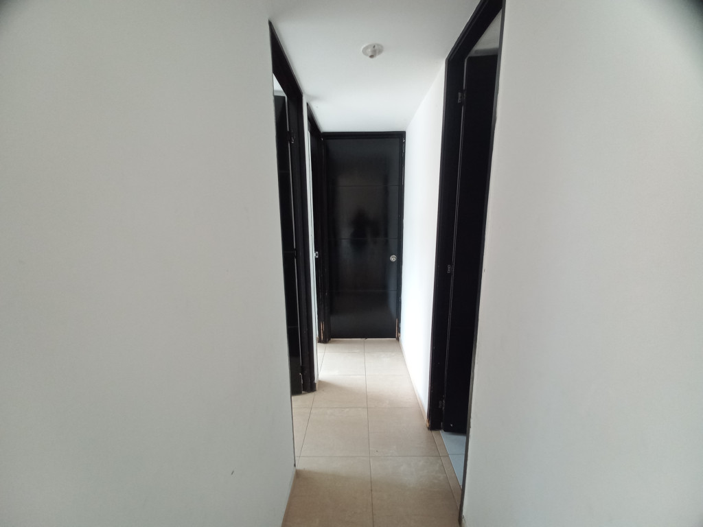Apartamento En Venta - C.r Monterrey Piso 3 Sin Ascensor, Ibagué