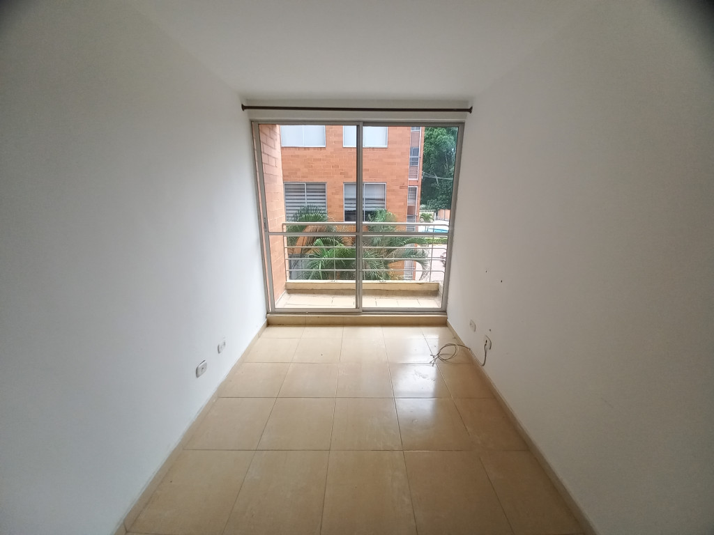 Apartamento En Venta - C.r Monterrey Piso 3 Sin Ascensor, Ibagué