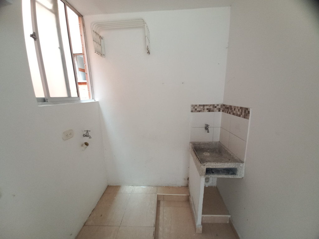 Apartamento En Venta - C.r Monterrey Piso 3 Sin Ascensor, Ibagué