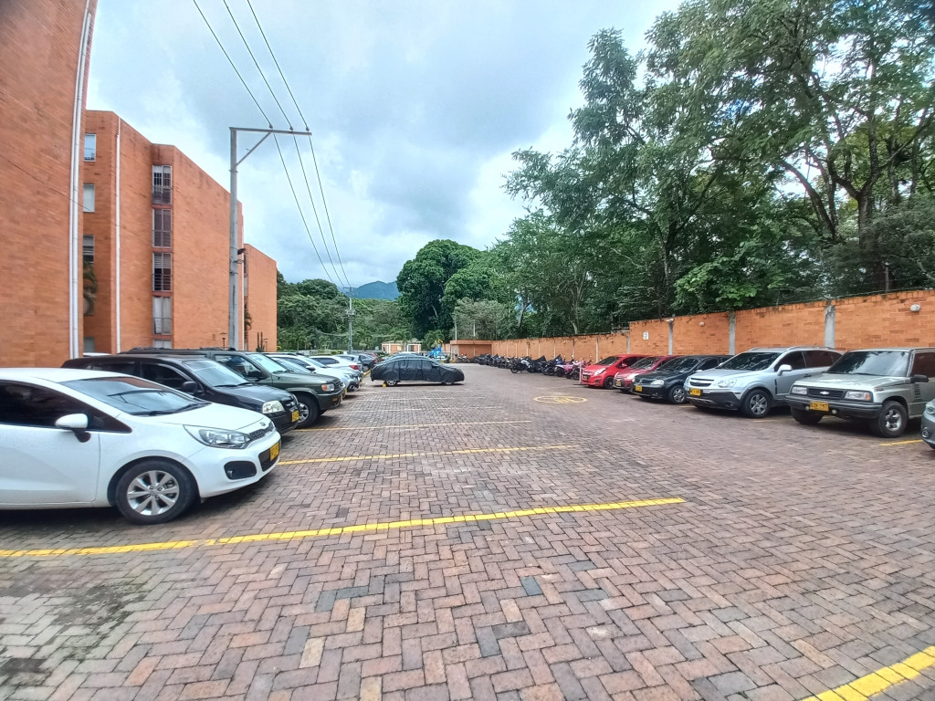 Apartamento En Venta - C.r Monterrey Piso 3 Sin Ascensor, Ibagué