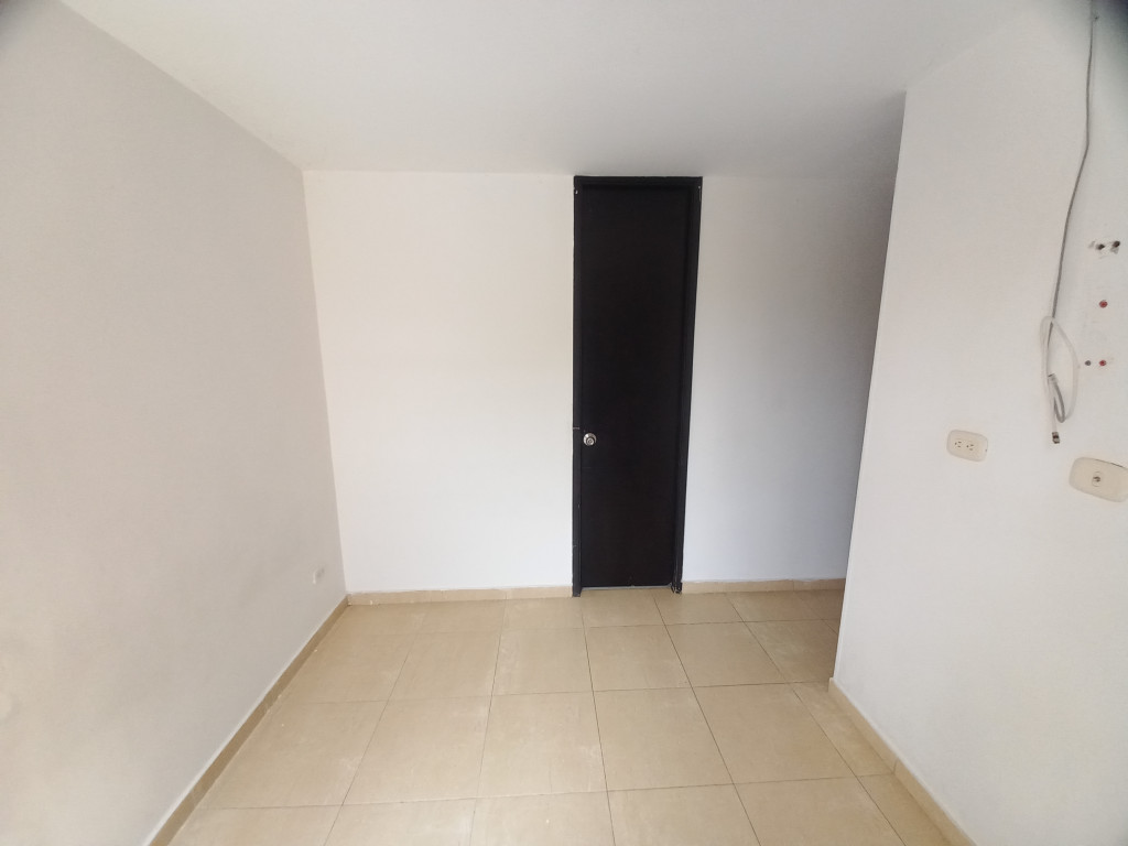Apartamento En Venta - C.r Monterrey Piso 3 Sin Ascensor, Ibagué