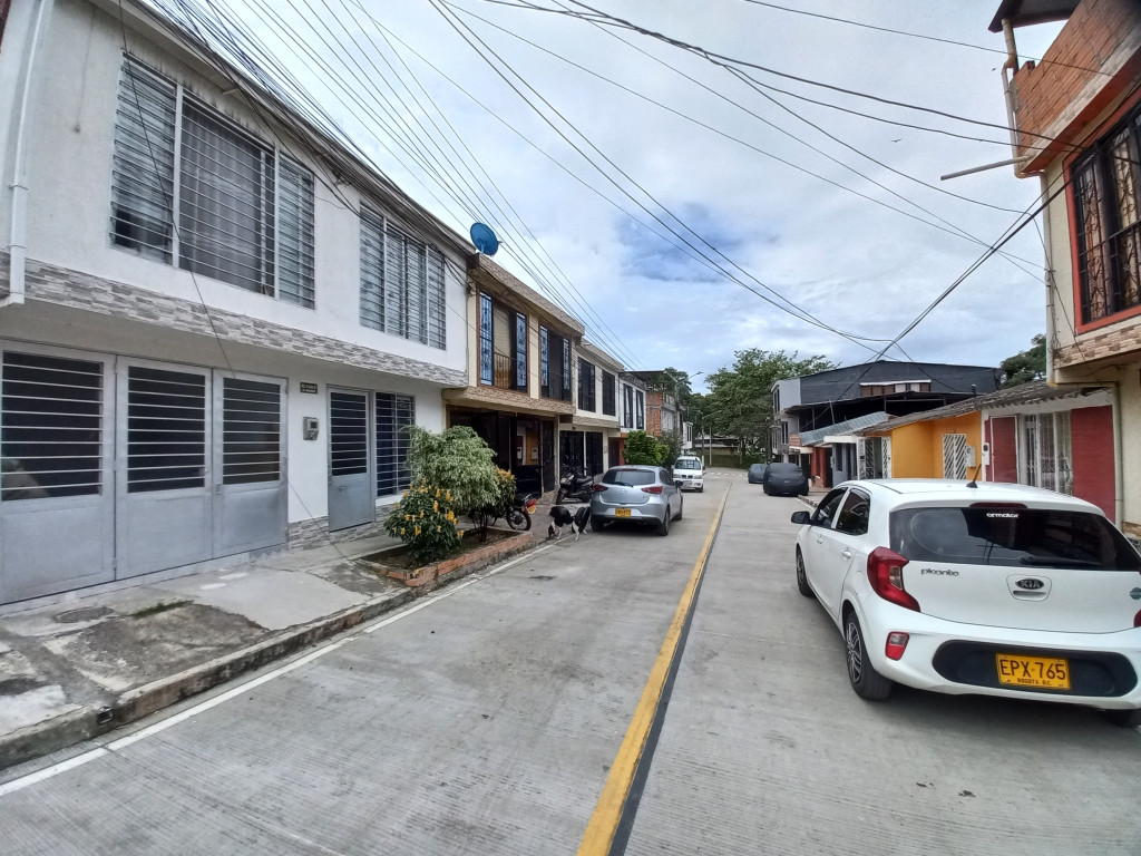 Casa En Venta - Urbanizacion Vasconia, Ibagué
