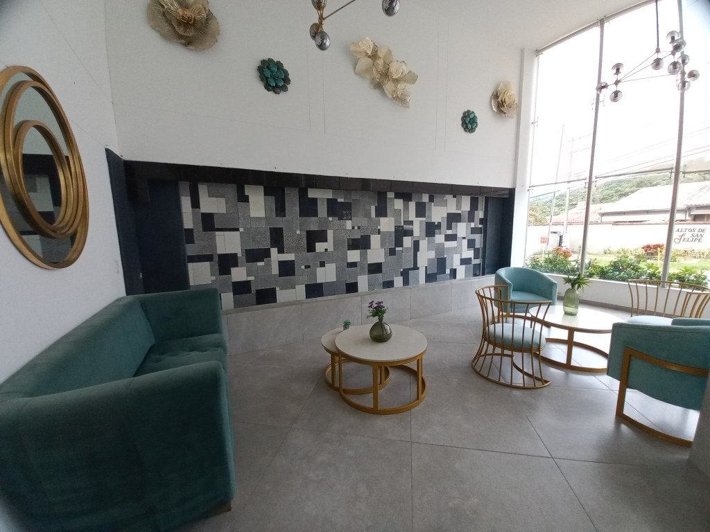 Apartamento En Venta - C.r Foresta Calambeo Piso 12, Ibagué