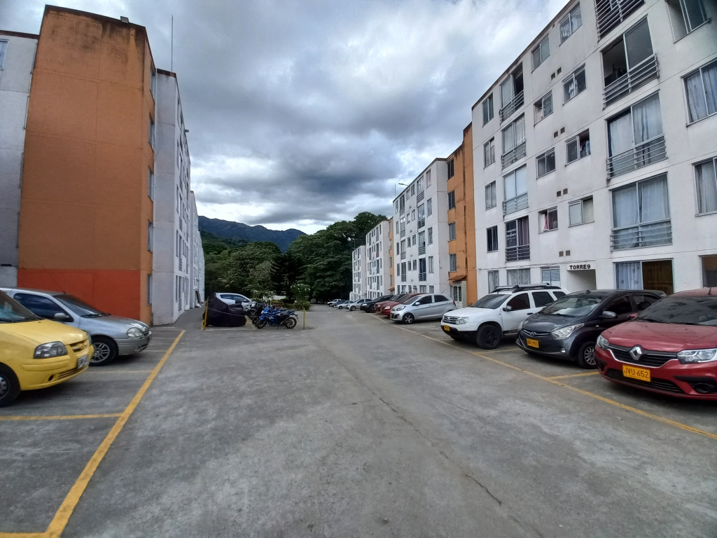 Apartamento En Venta - C.r Mirador De Cantabria Piso 2, Ibagué