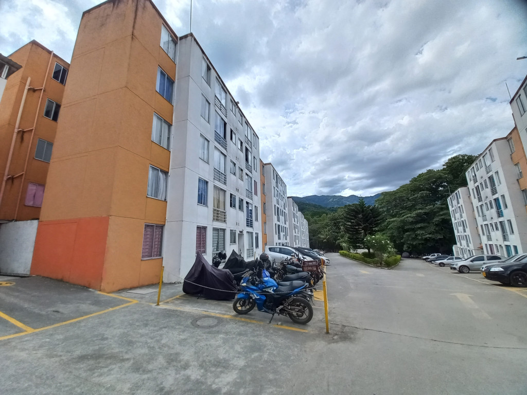 Apartamento En Venta - C.r Mirador De Cantabria Piso 2, Ibagué