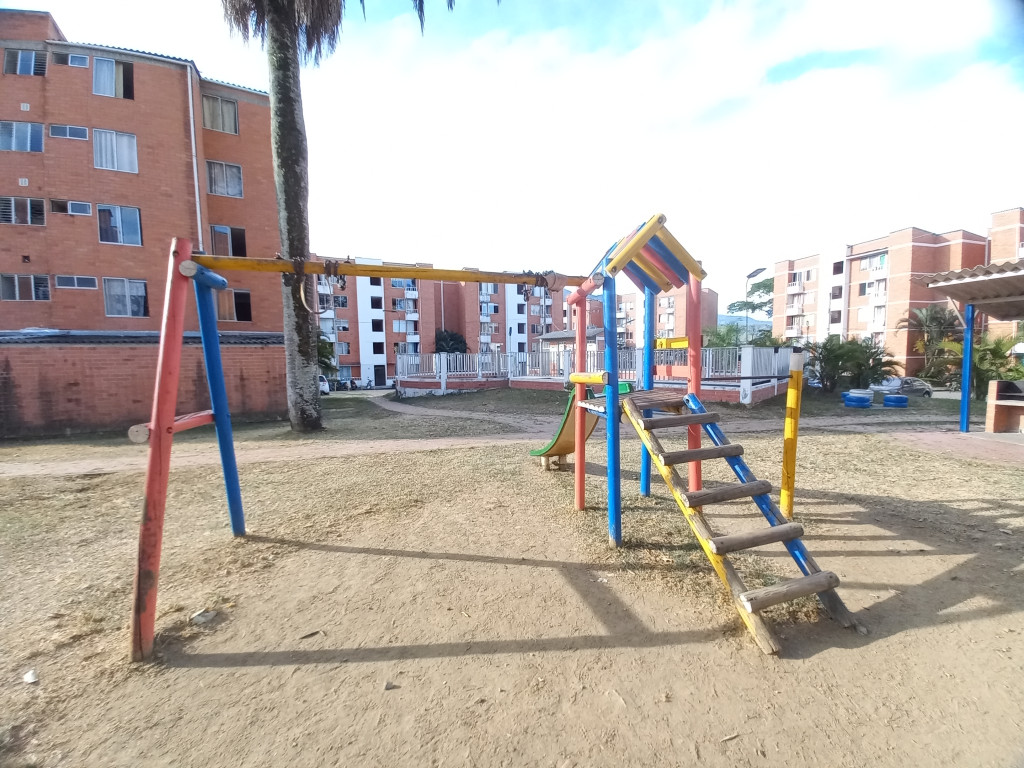 Apartamento En Venta - C.r Hacienda El Recreo  Piso 4 Sin Ascensor, Ibagué