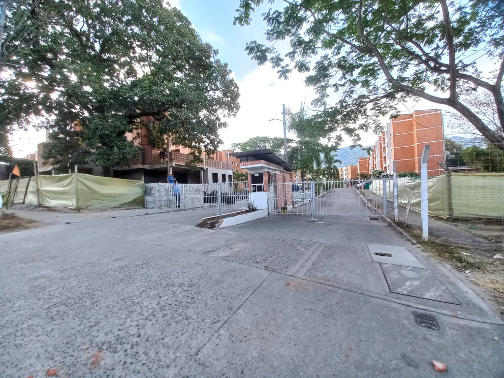 Apartamento En Venta - C.r Hacienda El Recreo  Piso 4 Sin Ascensor, Ibagué