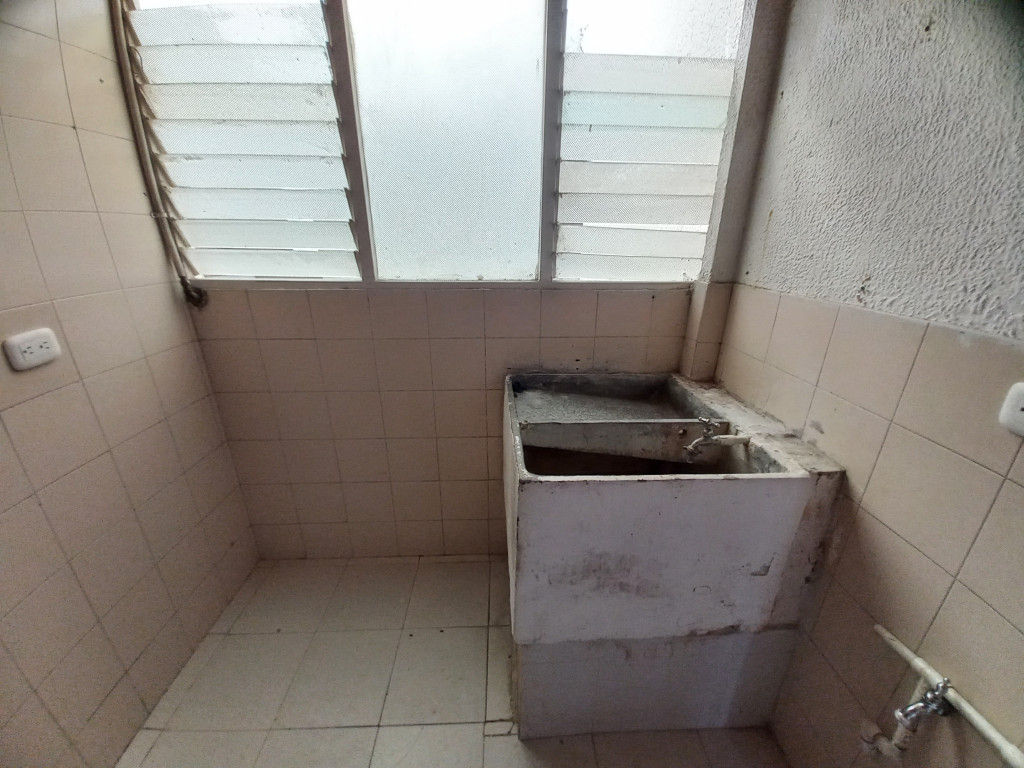 Apartamento En Venta - C.r Caracoli Piso 4 Sin Ascensor, Ibagué