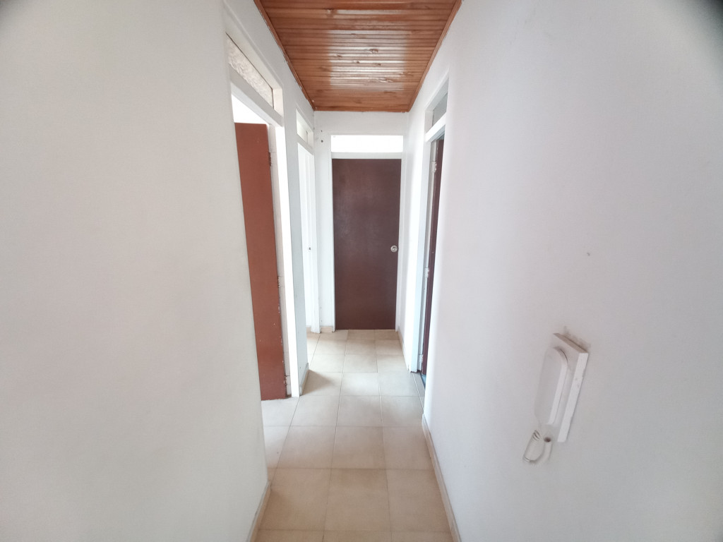 Apartamento En Venta - C.r Caracoli Piso 4 Sin Ascensor, Ibagué