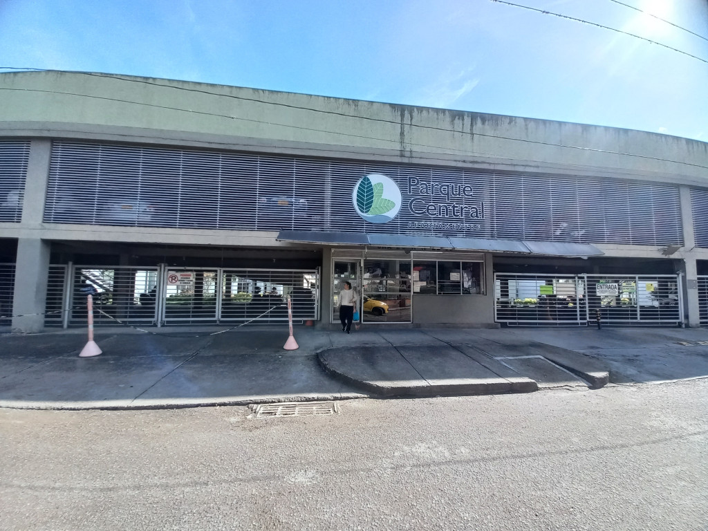 Apartamento En Arriendo - C.r Parque Central Piso 5 Sin Ascensor, Ibagué