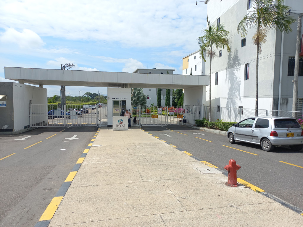 APARTAMENTO en VENTA en CONJUNTO RESIDENCIAL TREVISO PISO 5 SIN ASCENSOR — 3