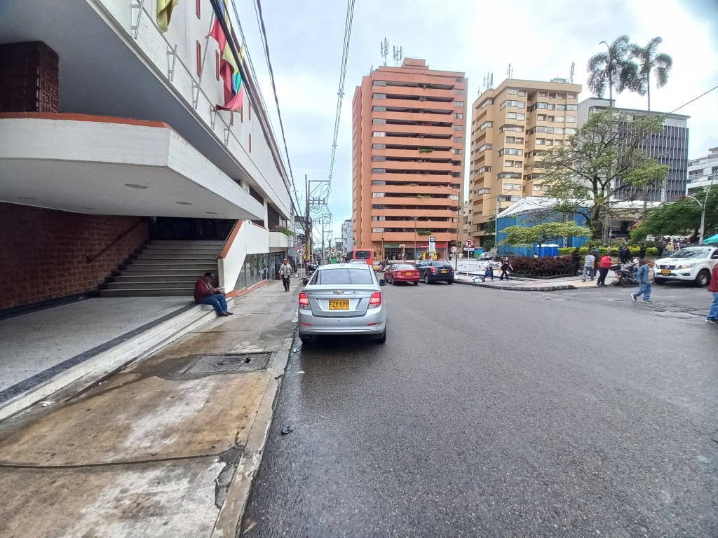 Local En Arriendo - Centro- Circulo De  Ibague, Ibagué