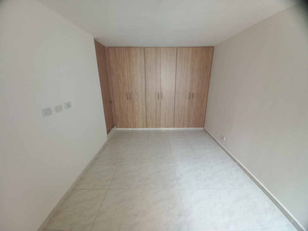 Apartamento En Arriendo - C. R  Valle Lindo Piso 4, Ibagué