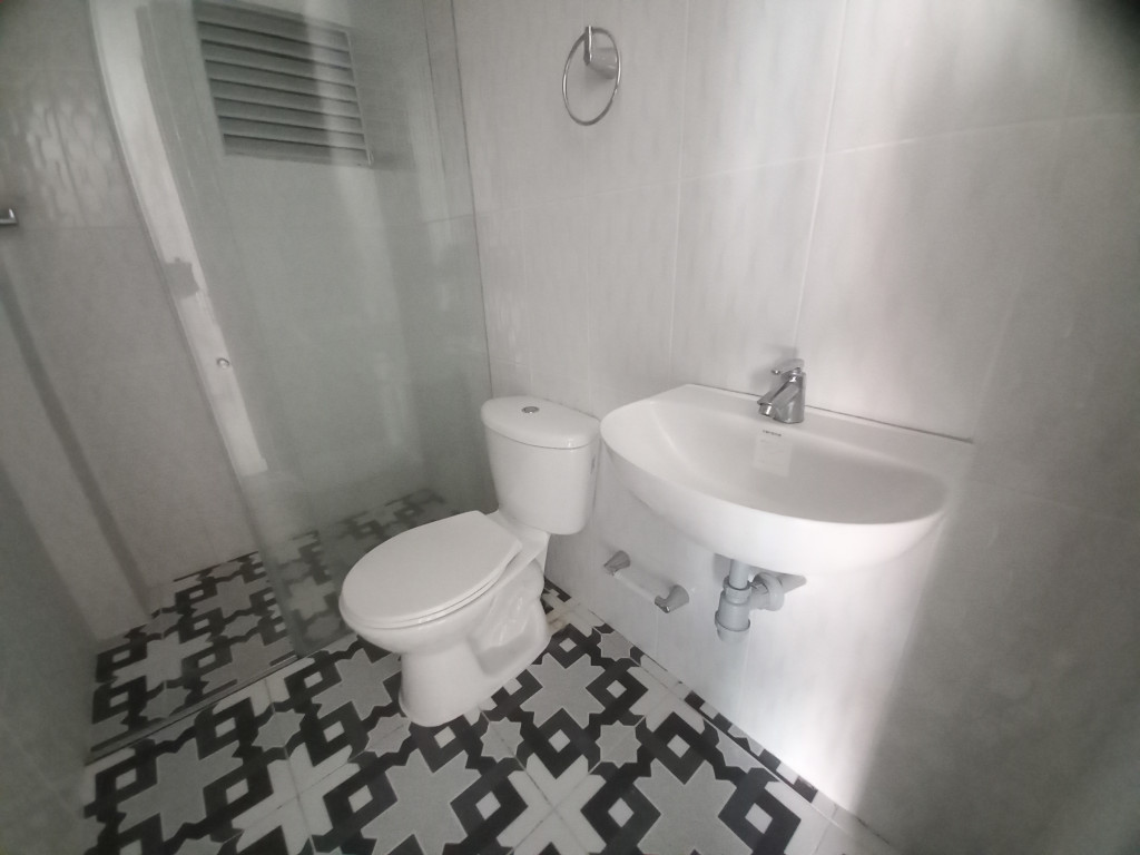 Apartamento En Arriendo - C. R  Valle Lindo Piso 4, Ibagué