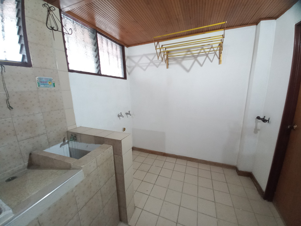 Apartamento En Arriendo - Edificio Multifamiliares La Pola Piso 4, Ibagué