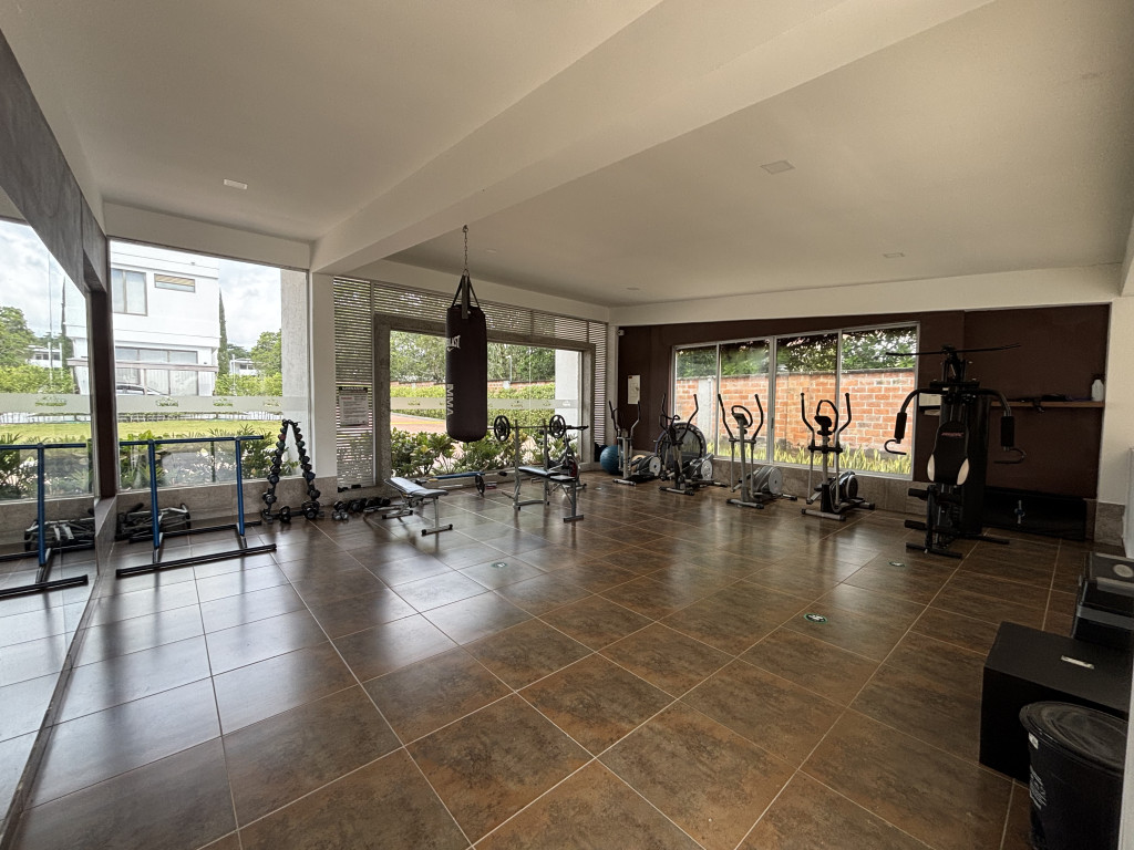 Apartamento En Venta - Conjunto Residencial Golf Club Piso 11, Ibagué