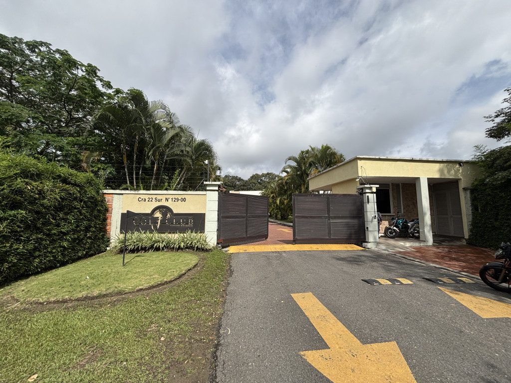 Apartamento En Venta - Conjunto Residencial Golf Club Piso 11, Ibagué