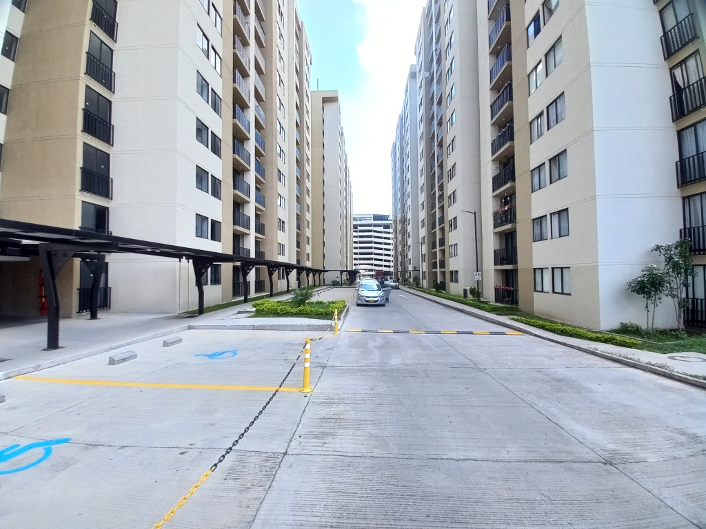 Apartamento En Arriendo - C.r Fontana Campestre Piso 7, Ibagué