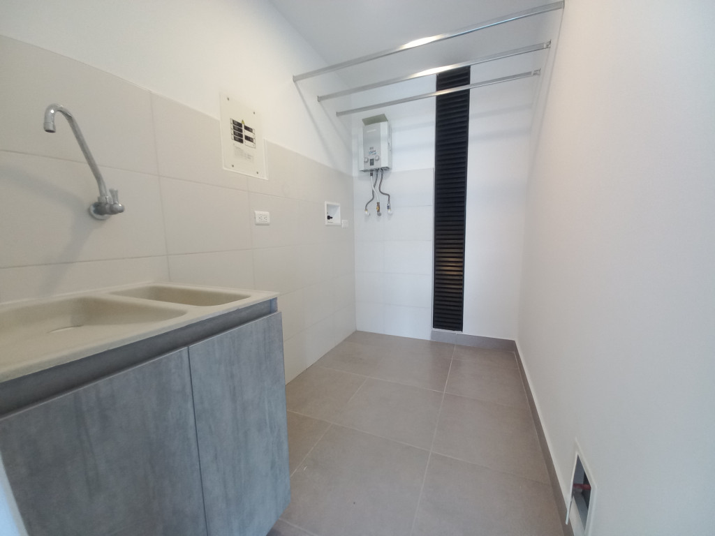 Apartamento En Arriendo - C. R Zona Cinco Piso 10, Ibagué