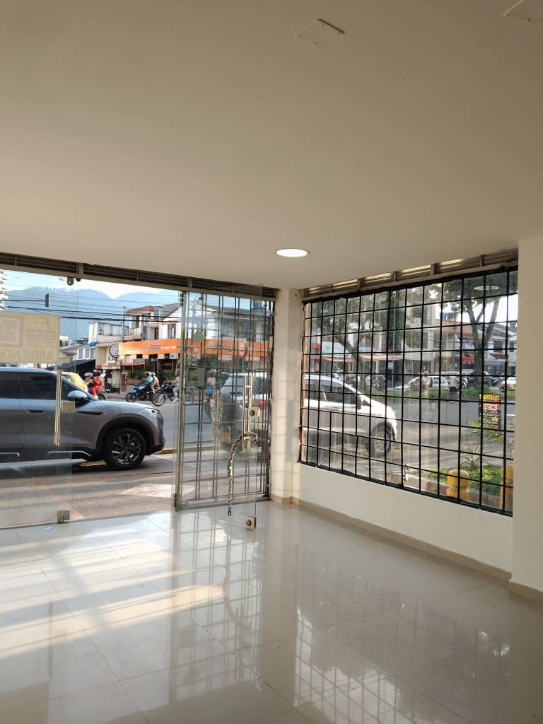 Local En Arriendo - Local 1- Avenida Ambala, Ibagué