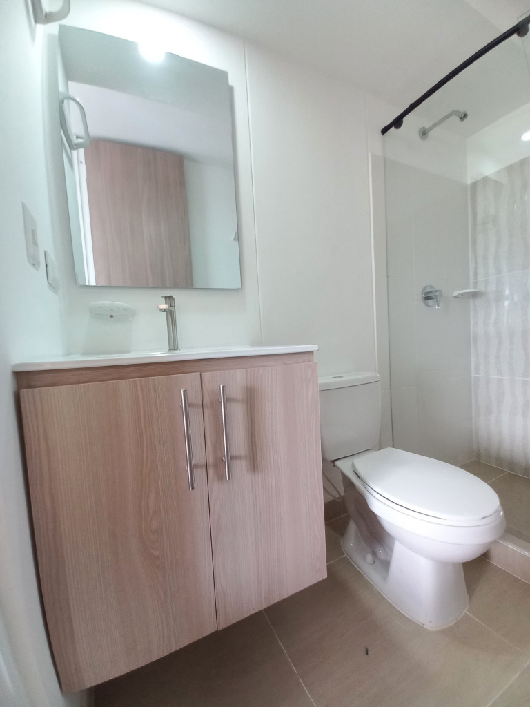 Apartamento En Arriendo - C. R  Valle Lindo Piso 11, Ibagué