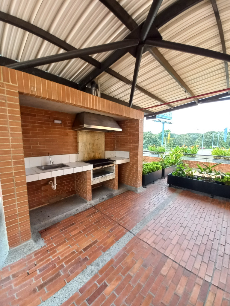 Apartamento En Arriendo - C. R  Valle Lindo Piso 11, Ibagué