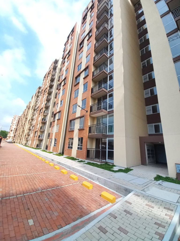 Apartamento En Arriendo - C. R  Valle Lindo Piso 11, Ibagué