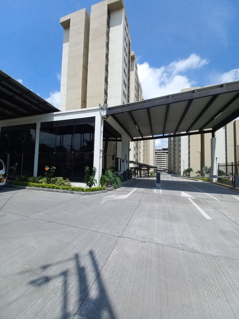 Apartamento En Arriendo - C.r Fontana Campestre Piso 9, Ibagué