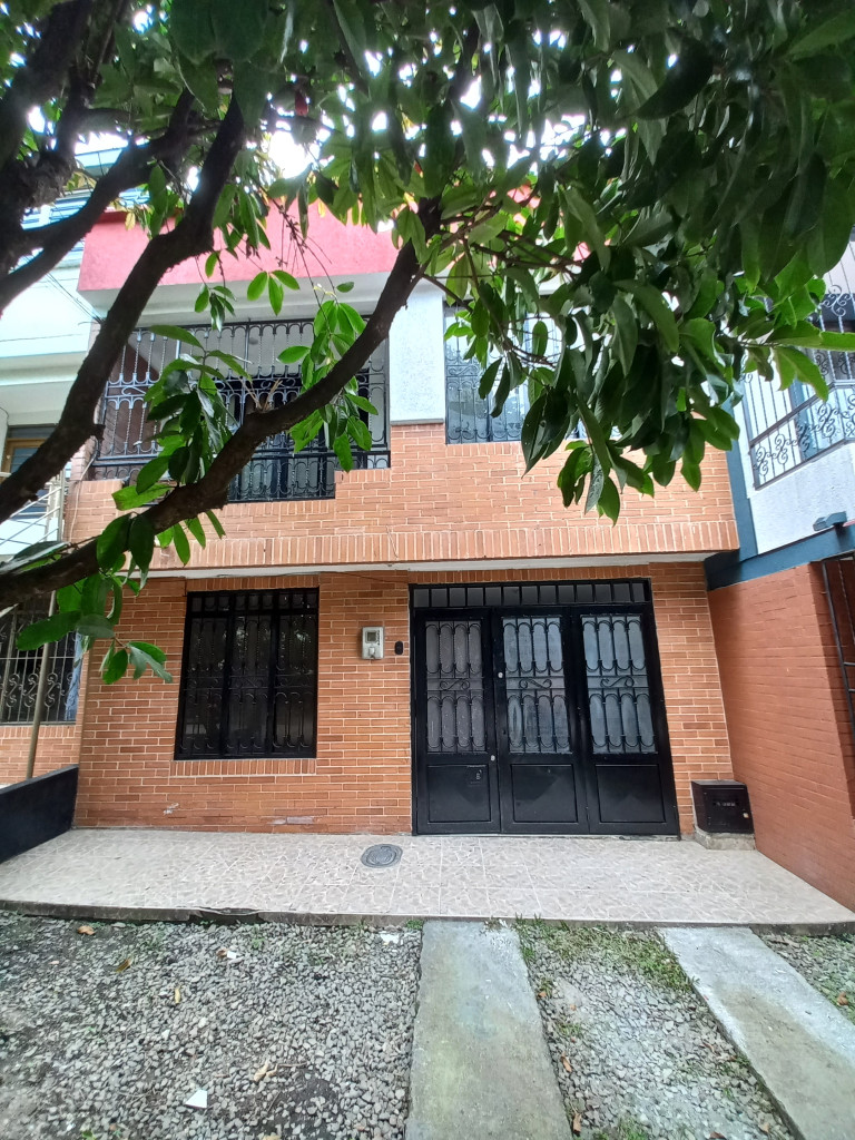 Casa En Venta - Santa Coloma Salado, Ibagué