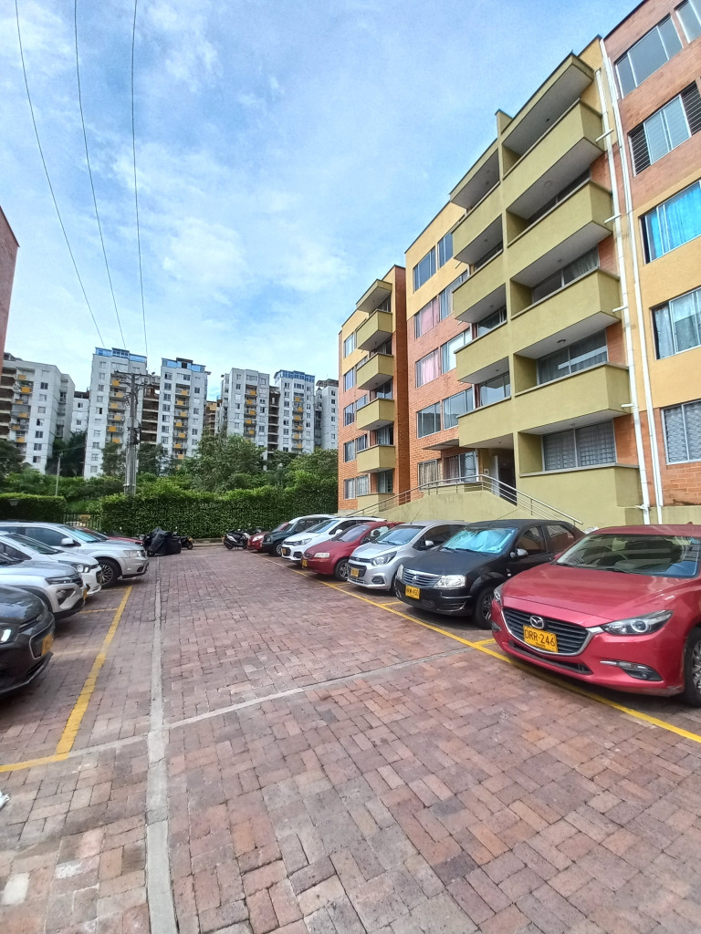 Apartamento En Venta - C.r Caminos Del Bosque Piso 4 Sin Ascensor, Ibagué