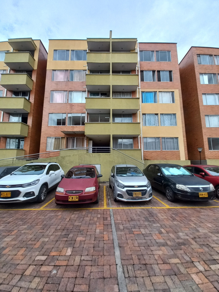 Apartamento En Venta - C.r Caminos Del Bosque Piso 4 Sin Ascensor, Ibagué