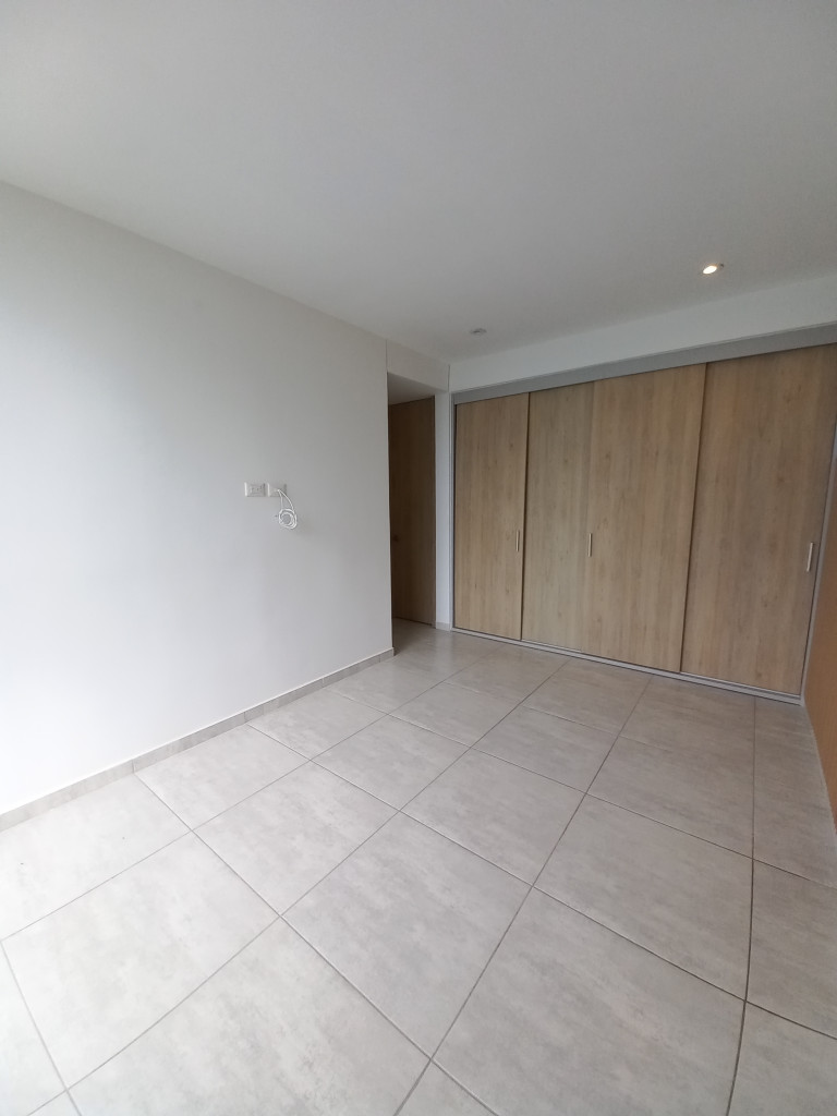 Apartamento En Venta - C.r Bosque  Sereno Piso 9, Ibagué