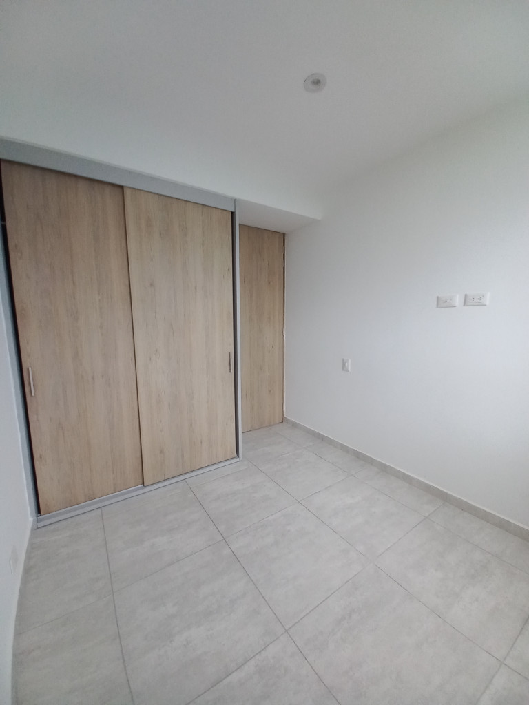 Apartamento En Venta - C.r Bosque  Sereno Piso 9, Ibagué