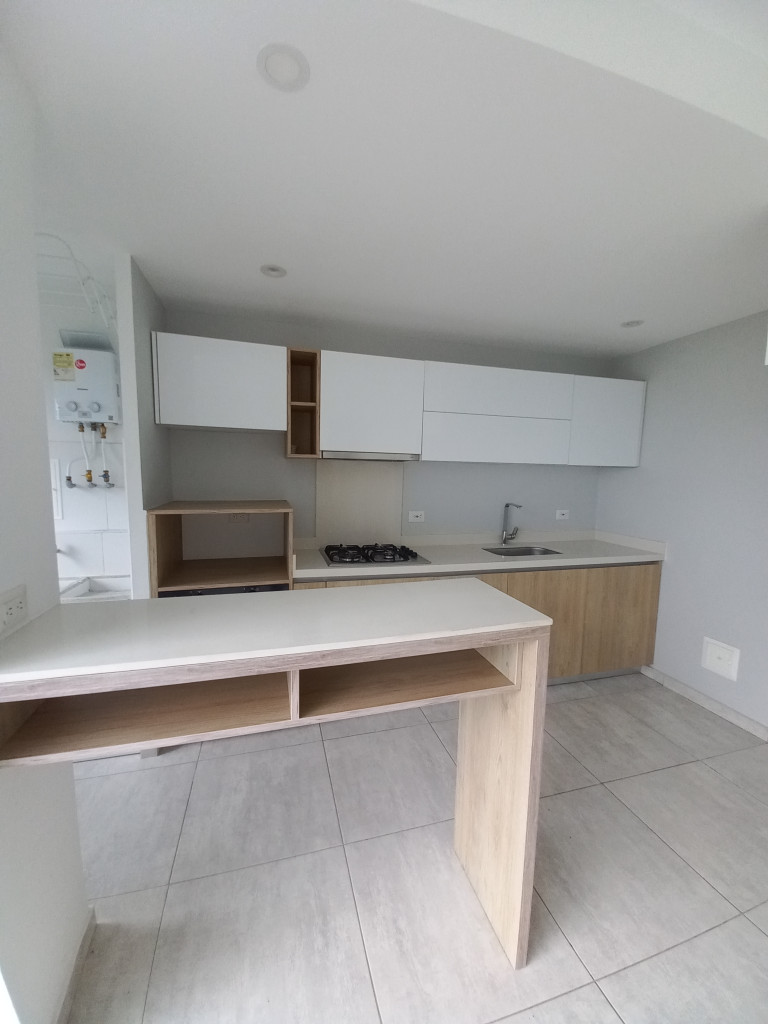 Apartamento En Venta - C.r Bosque  Sereno Piso 9, Ibagué