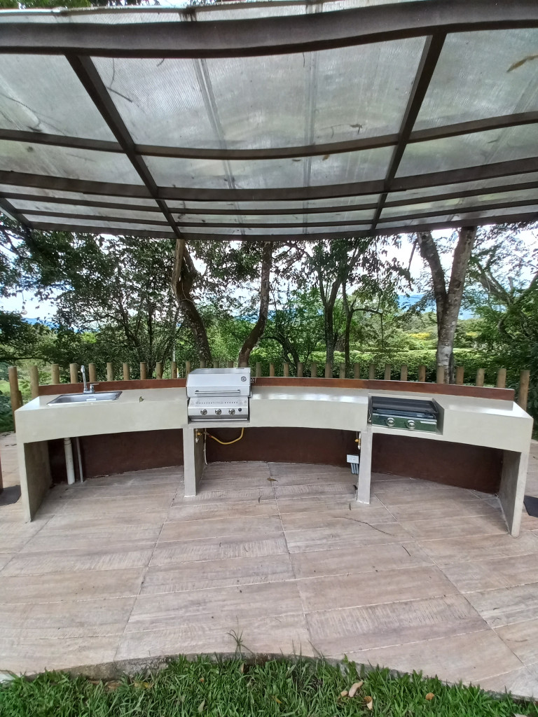 Apartamento En Venta - C.r Bosque  Sereno Piso 9, Ibagué