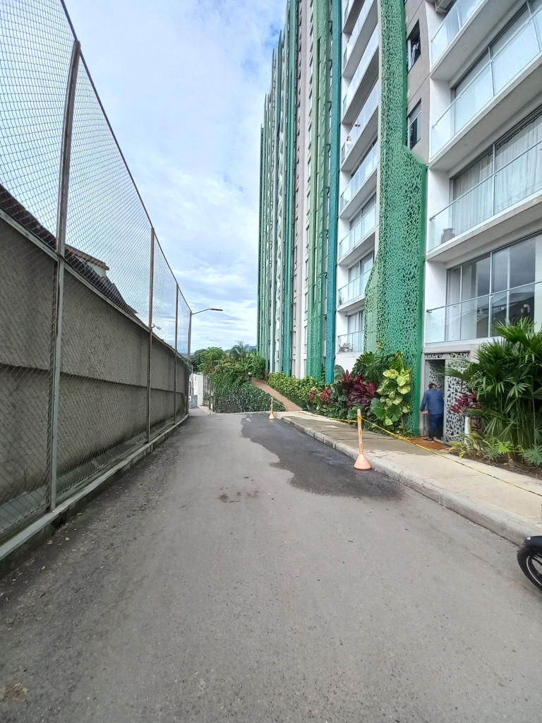 Apartamento En Venta - C.r Bosque  Sereno Piso 9, Ibagué