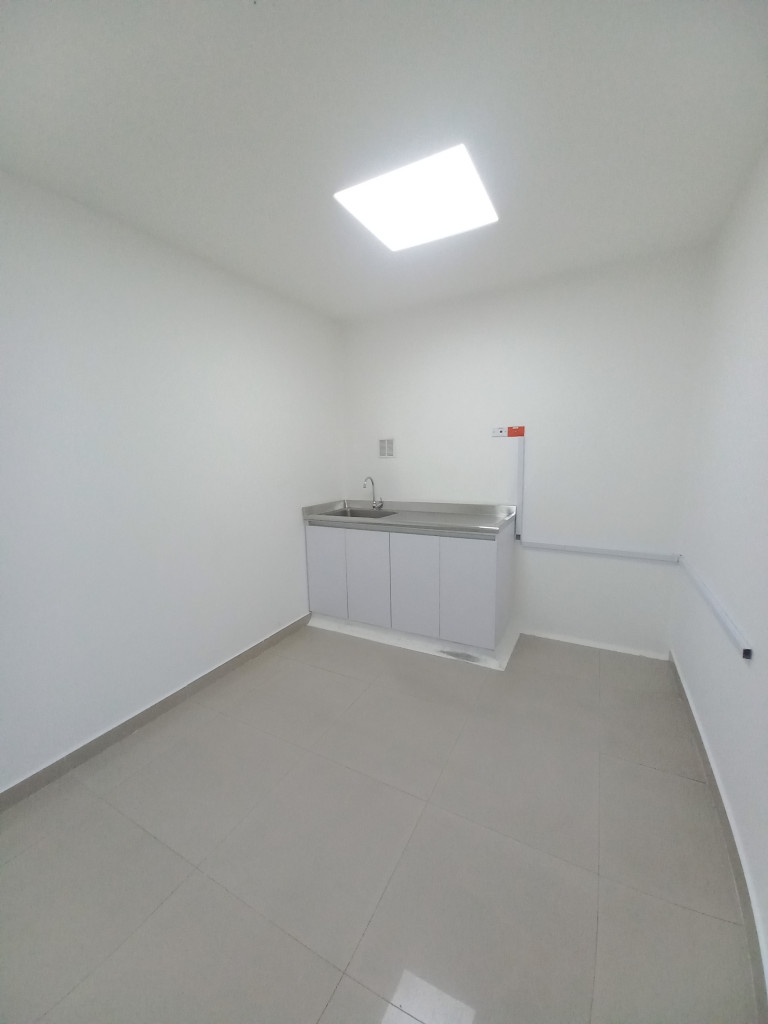 Local En Arriendo - Edificio  Fontainebleau Piso 3, Ibagué